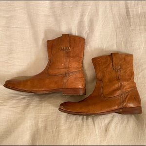 Frye Anna Shortie Brown Leather Low Heel Bootie